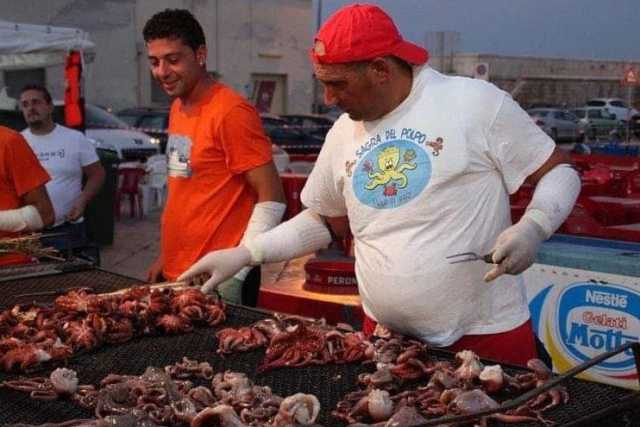 Mola, dopo 6 anni torna la Sagra del Polpo: �Molluschi pescati nel Mediterraneo, altro che Cina�